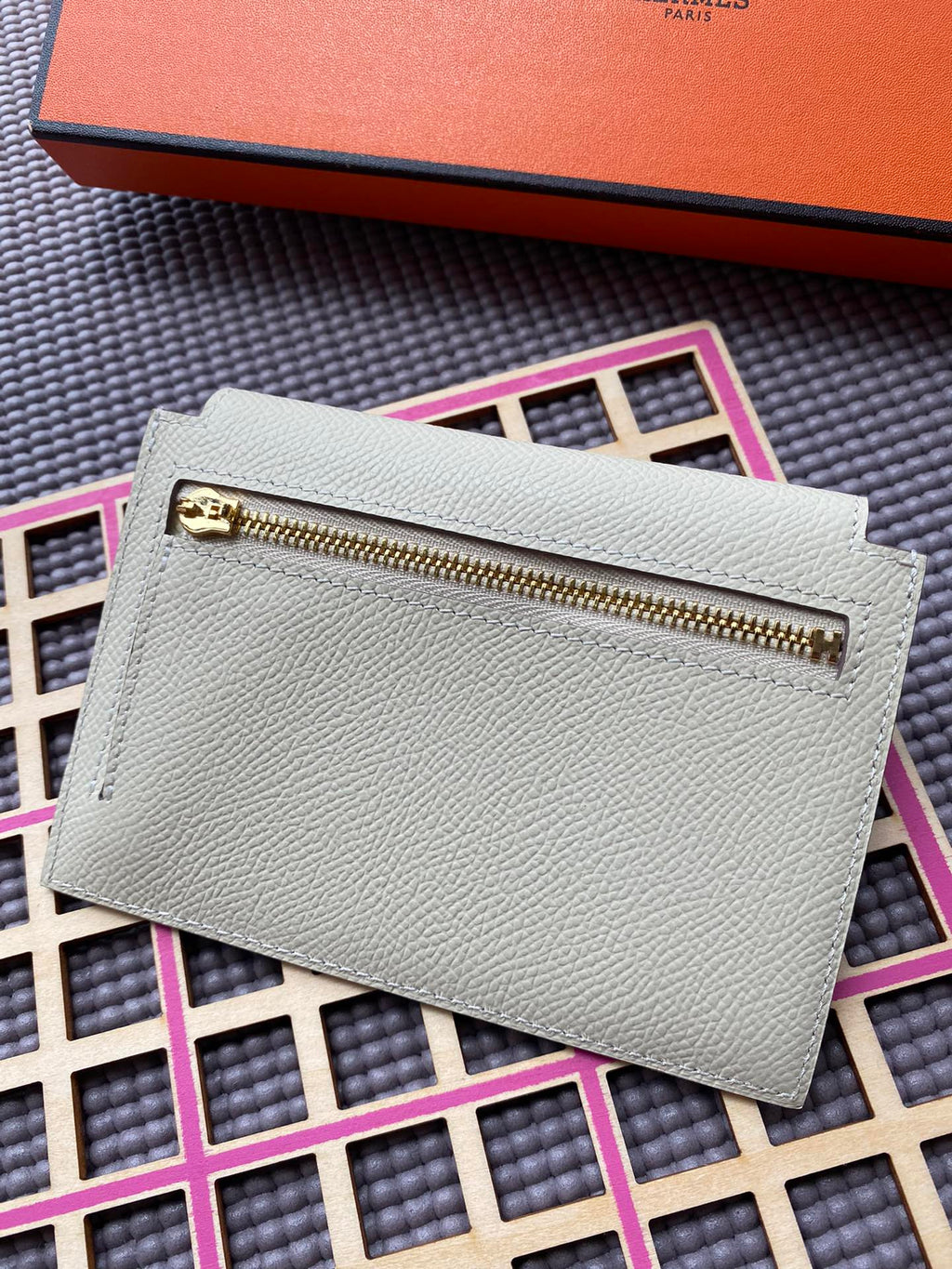 HERMES Kelly Pocket 13.5 White Epsom Ghw