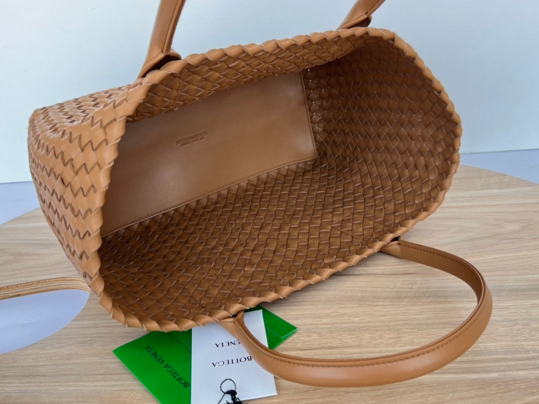 BOTTEGA VENETA SMALL CABAT 32 IN BRONZE BROWN LAMBSKIN