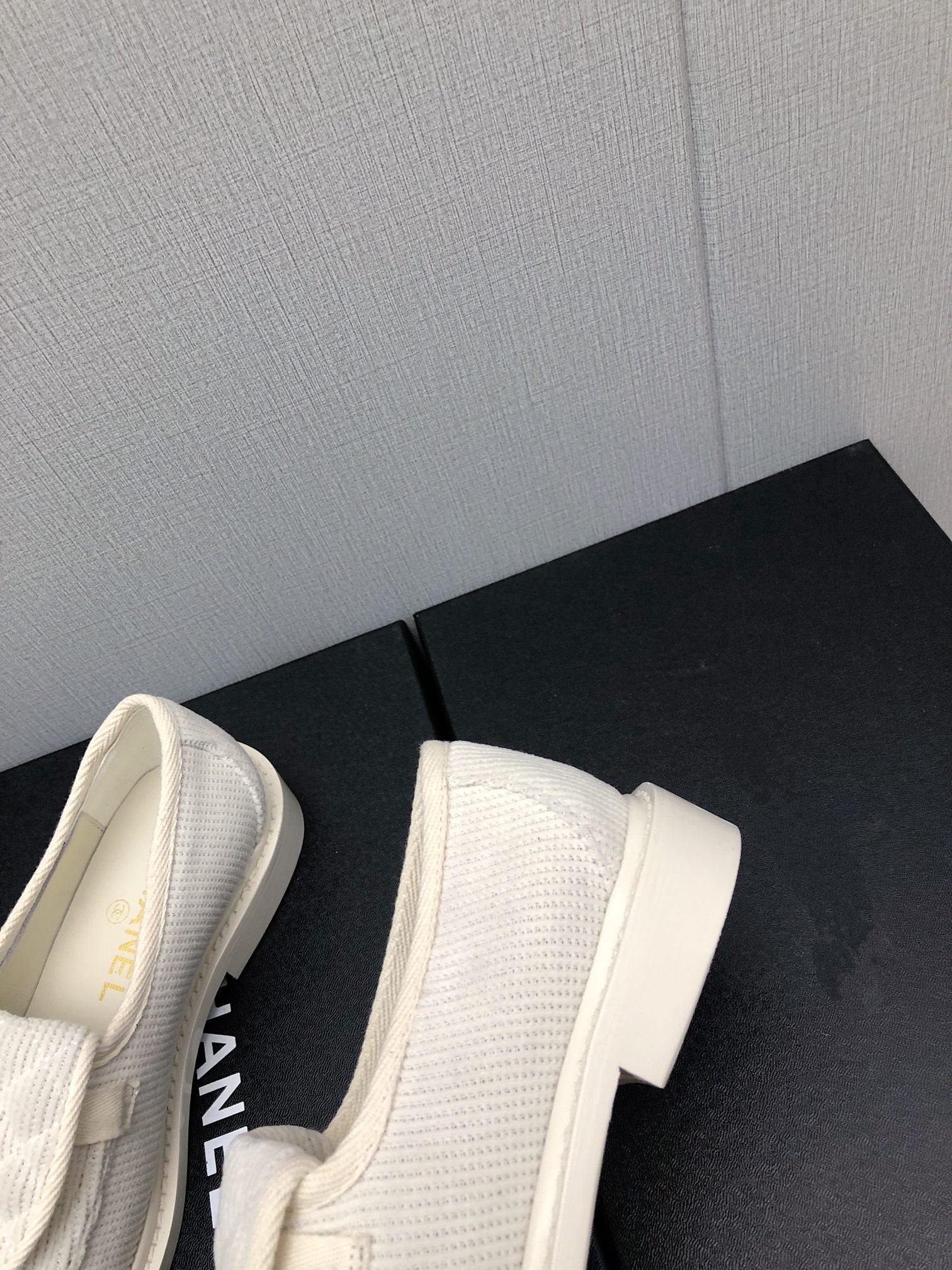 CHANEL moasins white denim 40mm