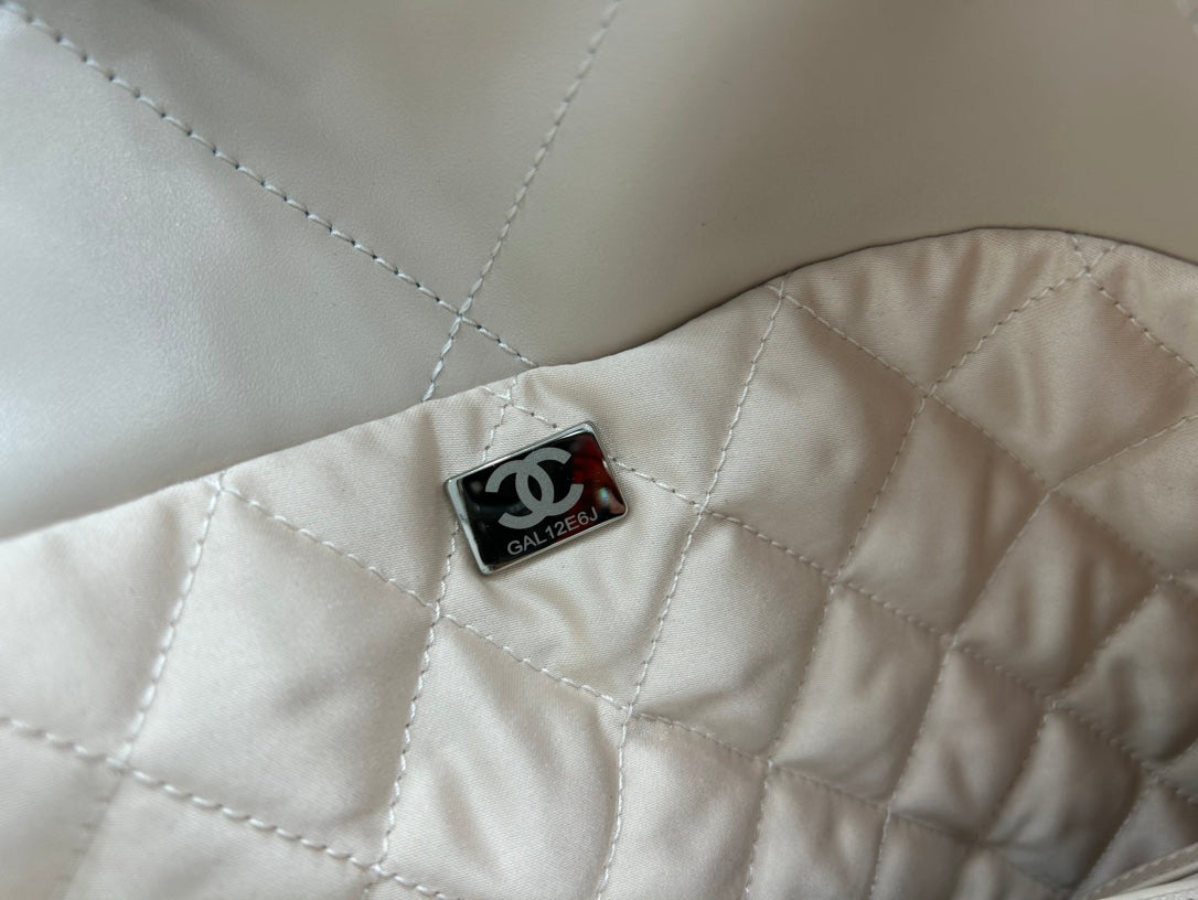 CHANEL LARGE 42 HANDBAG IN BEIGE CREAM CALFSKIN SILVER HARDWARE