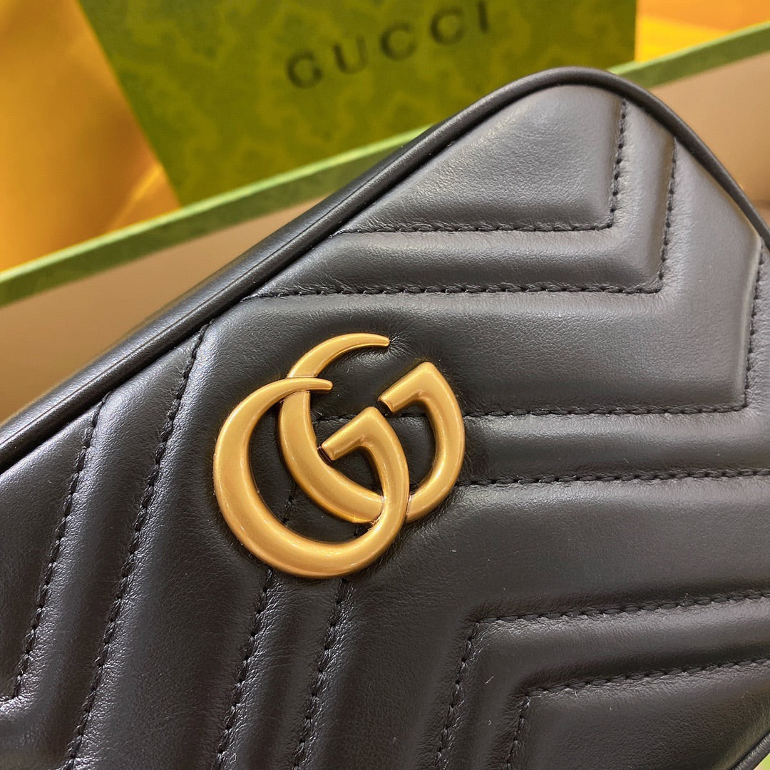 GUCCI MINI 18 MARMONT MATELASSÉ BLACK CALFSKIN WITH GOLDEN LOGO