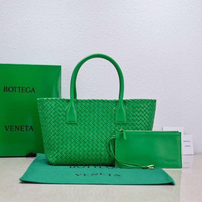 BOTTEGA VENETA Large Cabat 45cm Green Lambskin Ghw
