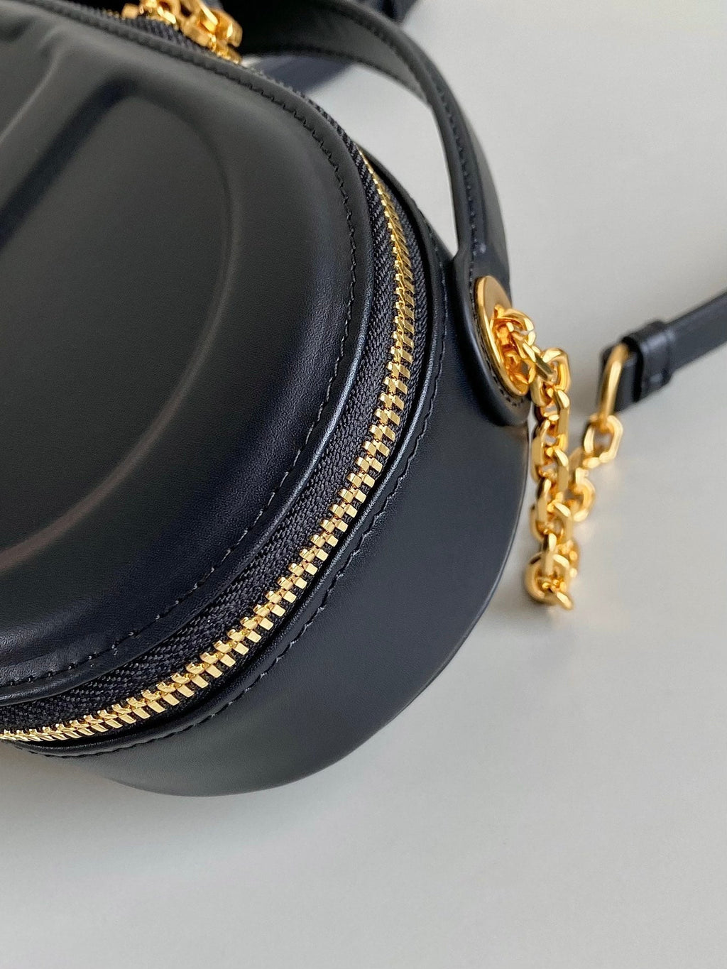 DIOR SIGNATURE 18 OVAL BAG IN BLACK CALFSKIN