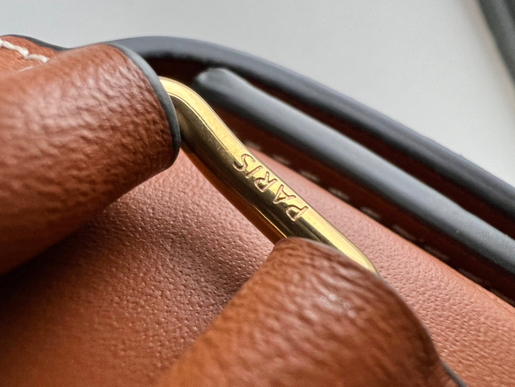 CELINE TRIOMPHE TEEN 18 CINNAMON BROWN COWHIDE