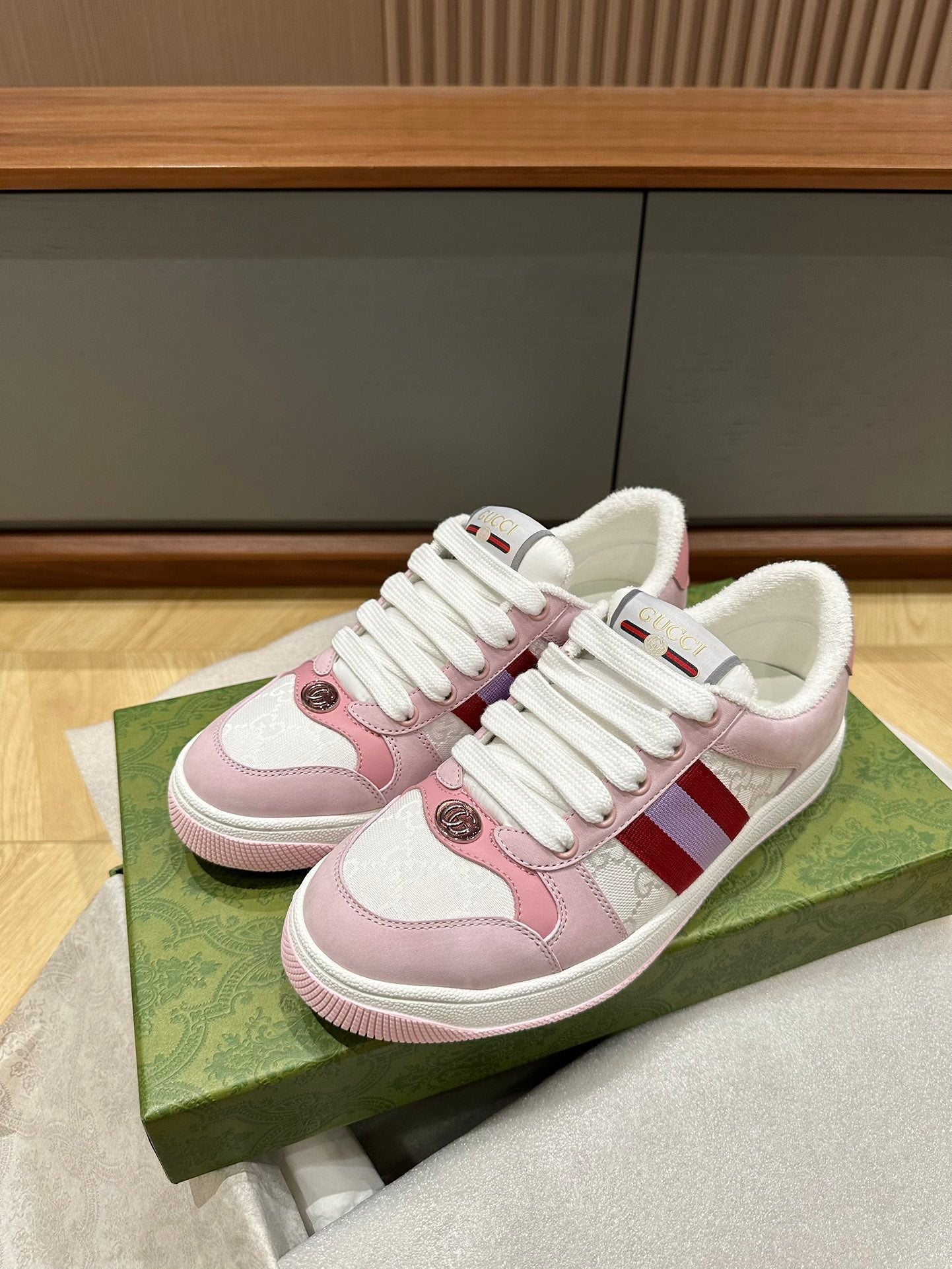 GUCCI WOMEN'S SCREENER TRAINER LIGHT PINK CALFSKIN