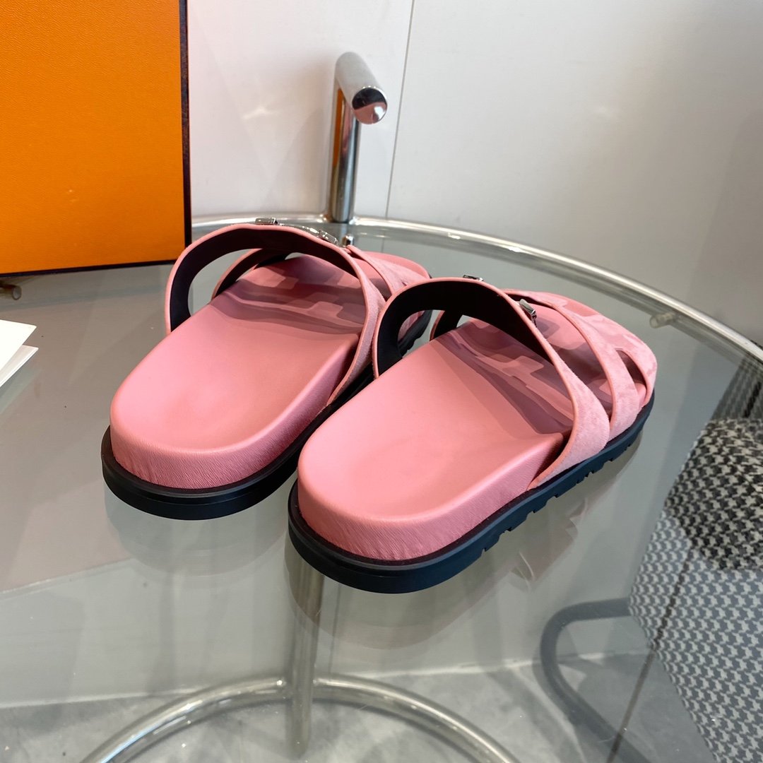 HERMES Chypre Sandal Pink Suede