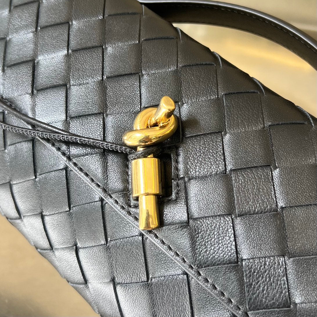BOTTEGA VENETA Long Clutch Andiamo With Handle 31cm Black Calfskin Ghw