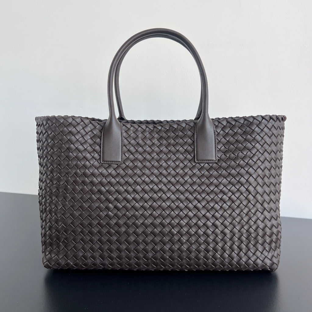 BOTTEGA VENETA LARGE CABAT 51 IN HICKORY BROWN LAMBSKIN