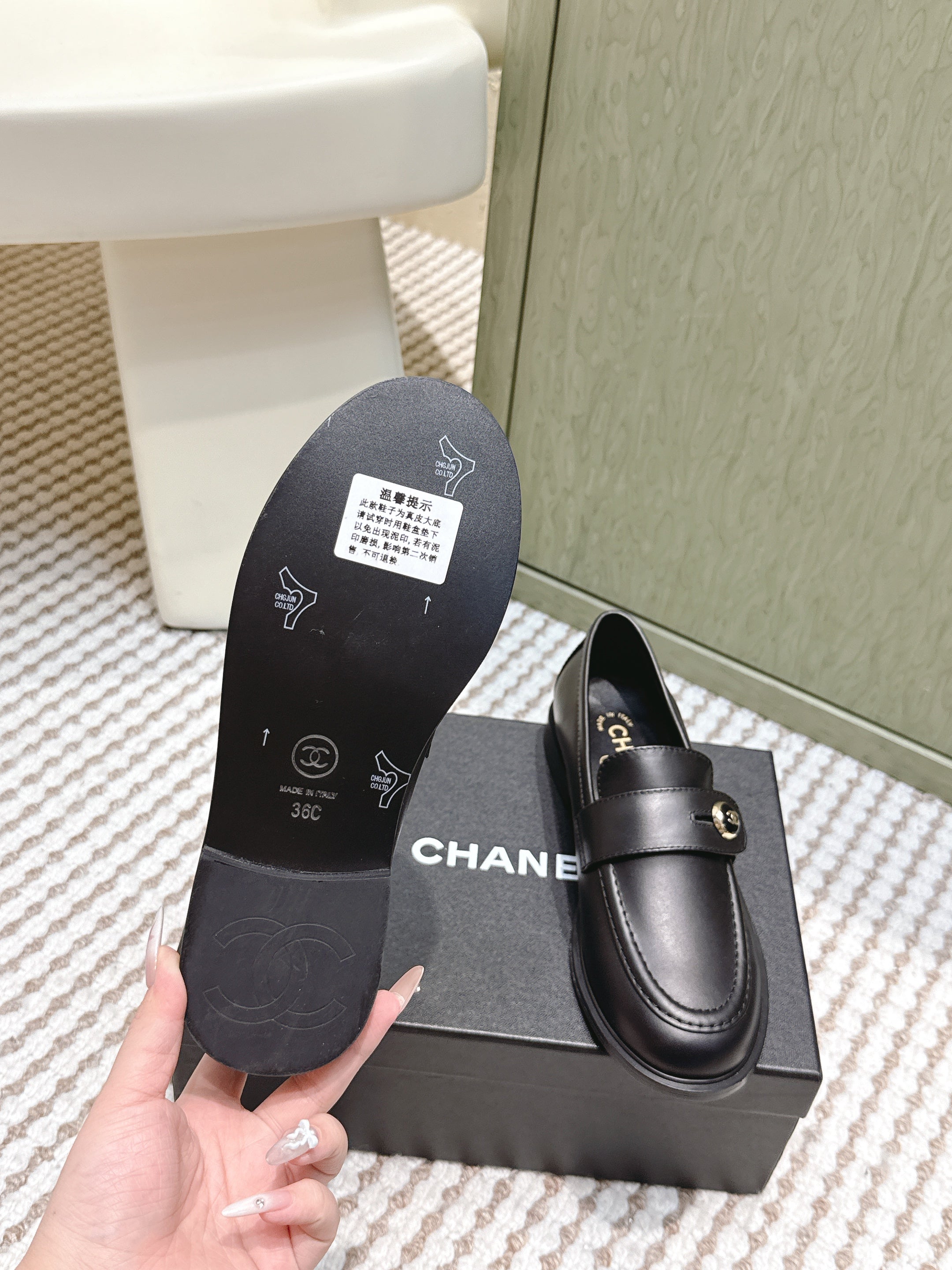 CHANEL 25S GODDESS FLAT LOAFERS IN BLACK CALFSKIN GOLD HARDWARE