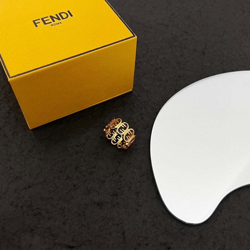 18K Fendi OLock Ring