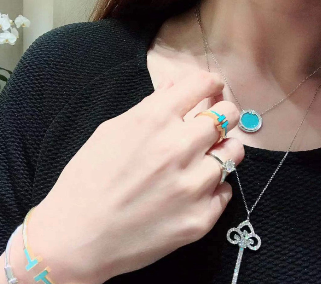 18K Tiffany Diamond & Turquoise Circle Pendant Necklace