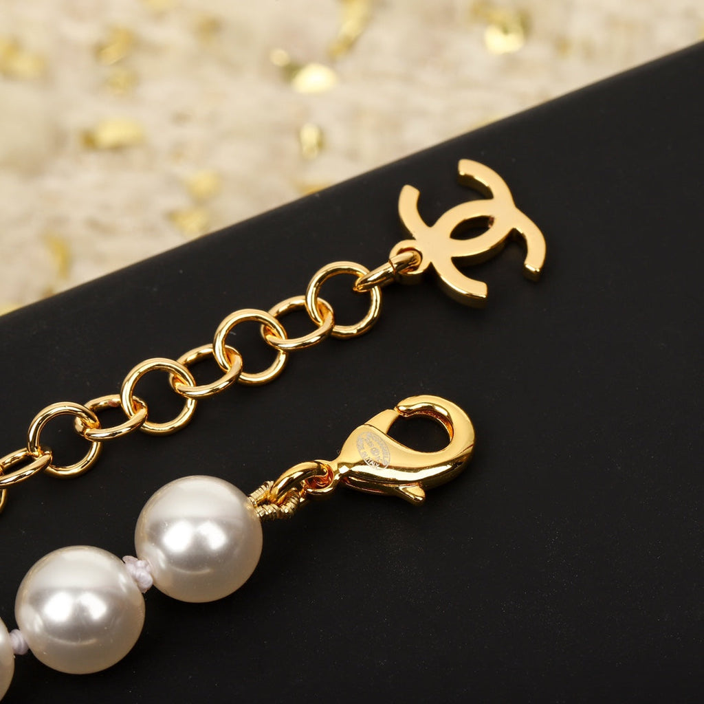 18K  Chanel Pearls Choker Necklace