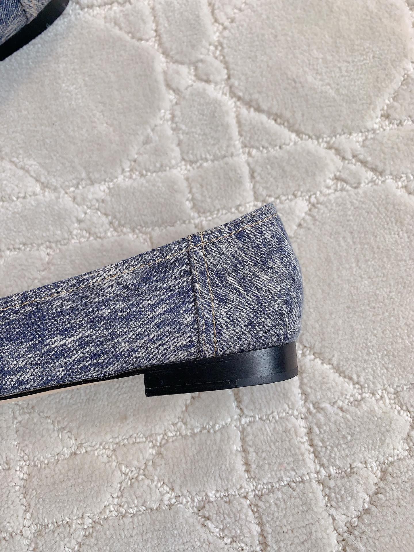 CHANEL BALLET FLATS IN PIGEON BLUE DENIM
