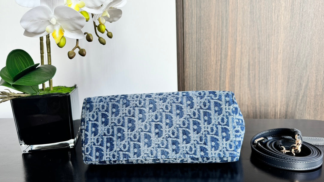 DIOR TRAVEL NOMAD POUCH 22 IN BLUE MONOGRAM OBLIQUE JACQUARD