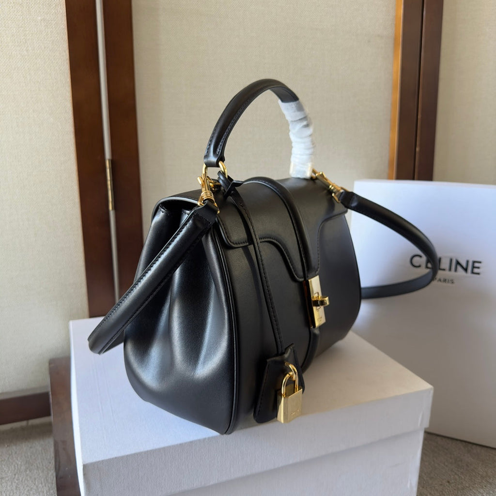 CELINE CLASSIQUE BAG 23 IN BLACK CALFSKIN GOLD HARDWARE