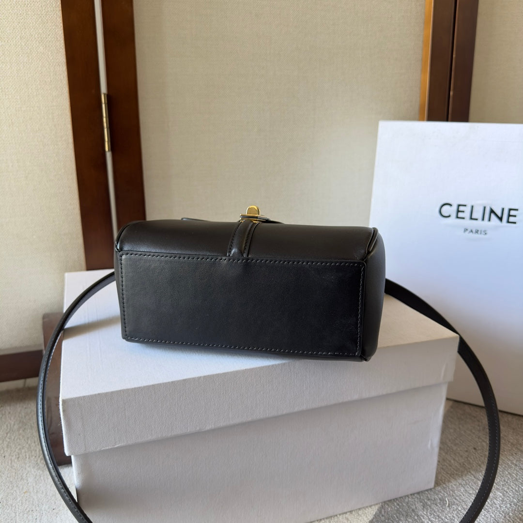 CELINE CLASSIQUE BAG 17 IN BLACK CALFSKIN GOLD HARDWARE