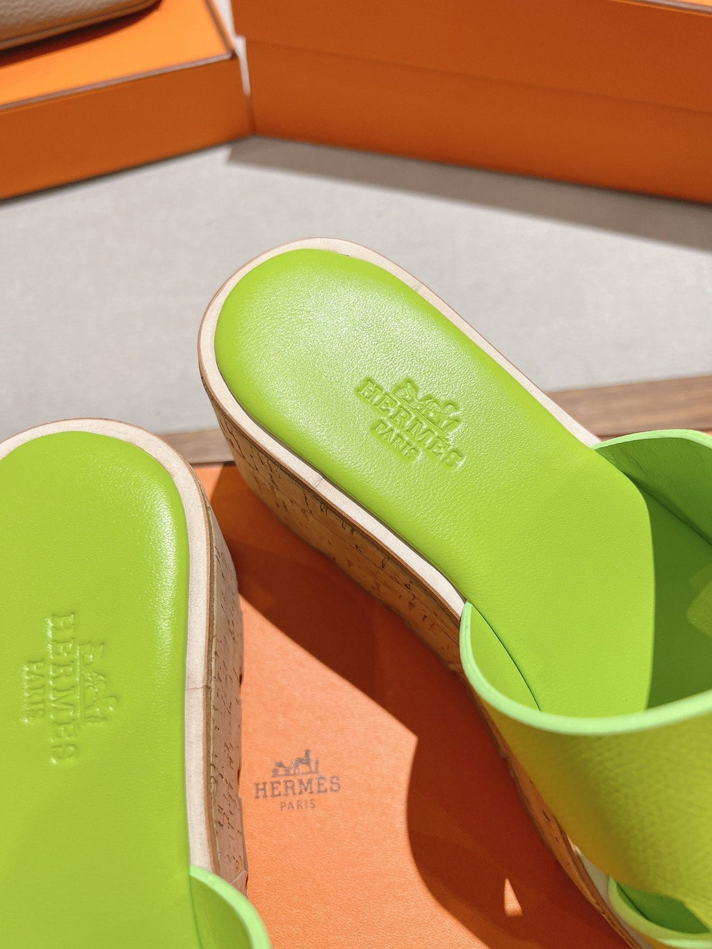 HERMES 25S HIGH WEDGE SANDALS IN SPRING GREEN LAMBSKIN STYLE 22