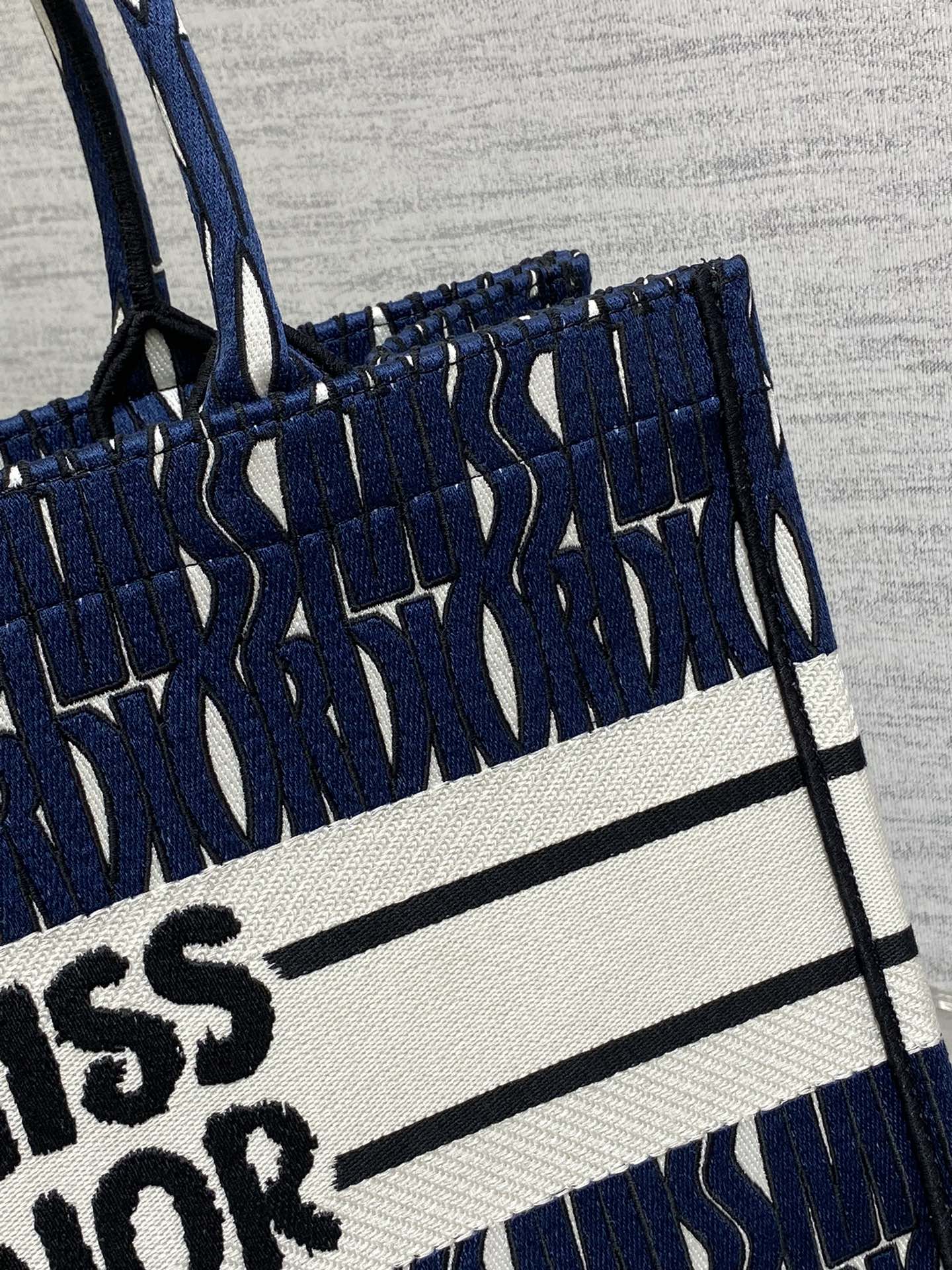 DIOR MISS MEDIUM TOTE 36 IN WHITE MIX DEEP COVE BLUE CANVAS