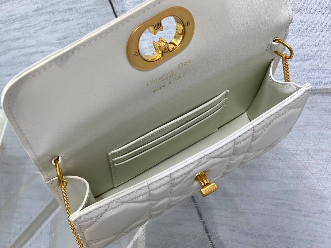 DIOR MONTAIGNE AVENUE MINI 19 BAG IN WHITE CALFSKIN WITH GOLD HARDWARE