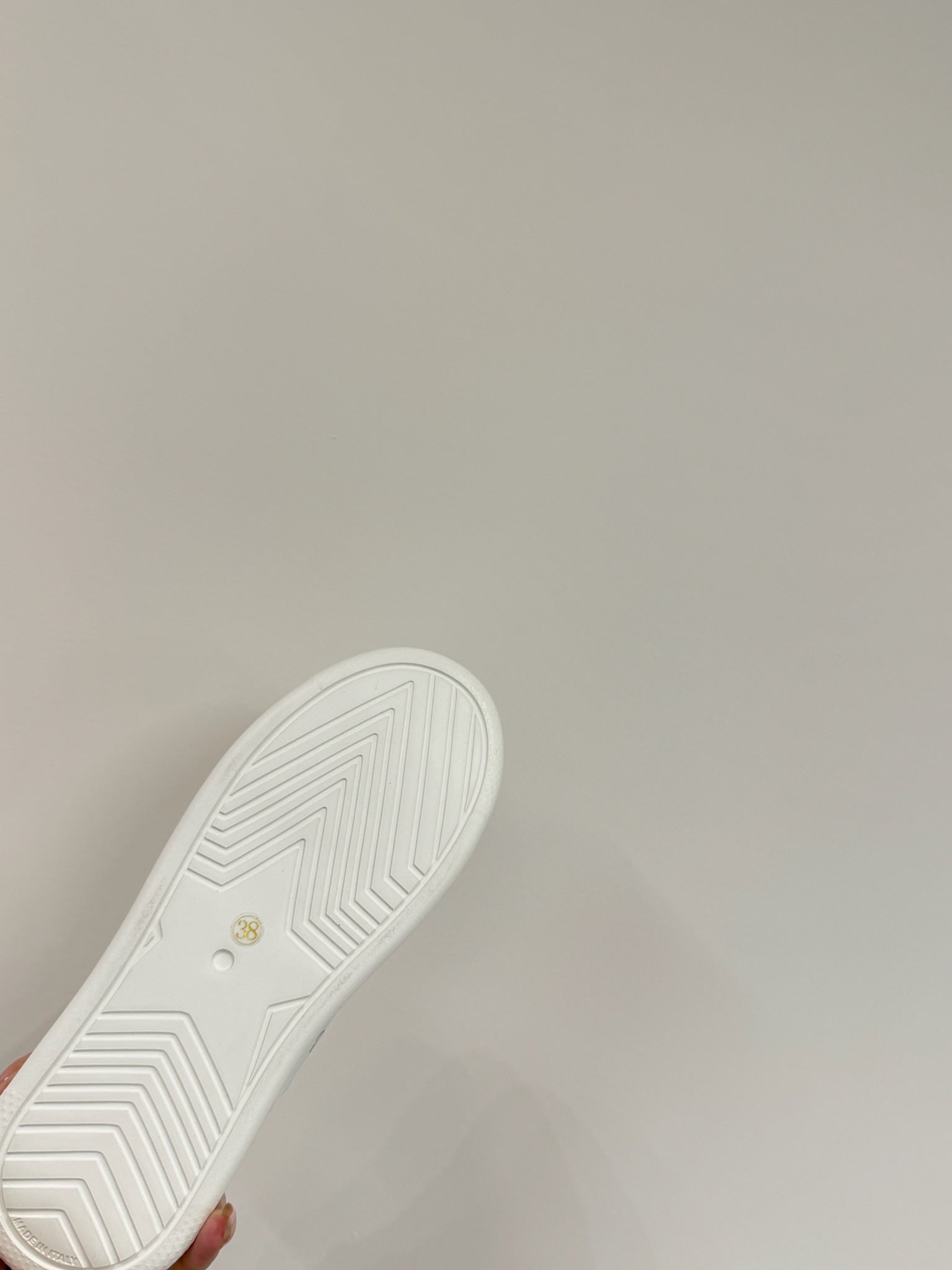 DIOR BLACK STAR SNEAKER WHITE CALFSKIN AND SUEDE CALFSKIN WITH SHEARLING LINING