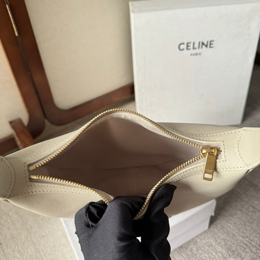 CELINE SMALL HELOÏSE BAG CUIR 22 IN WHITE CALFSKIN EMBOSSED LOGO