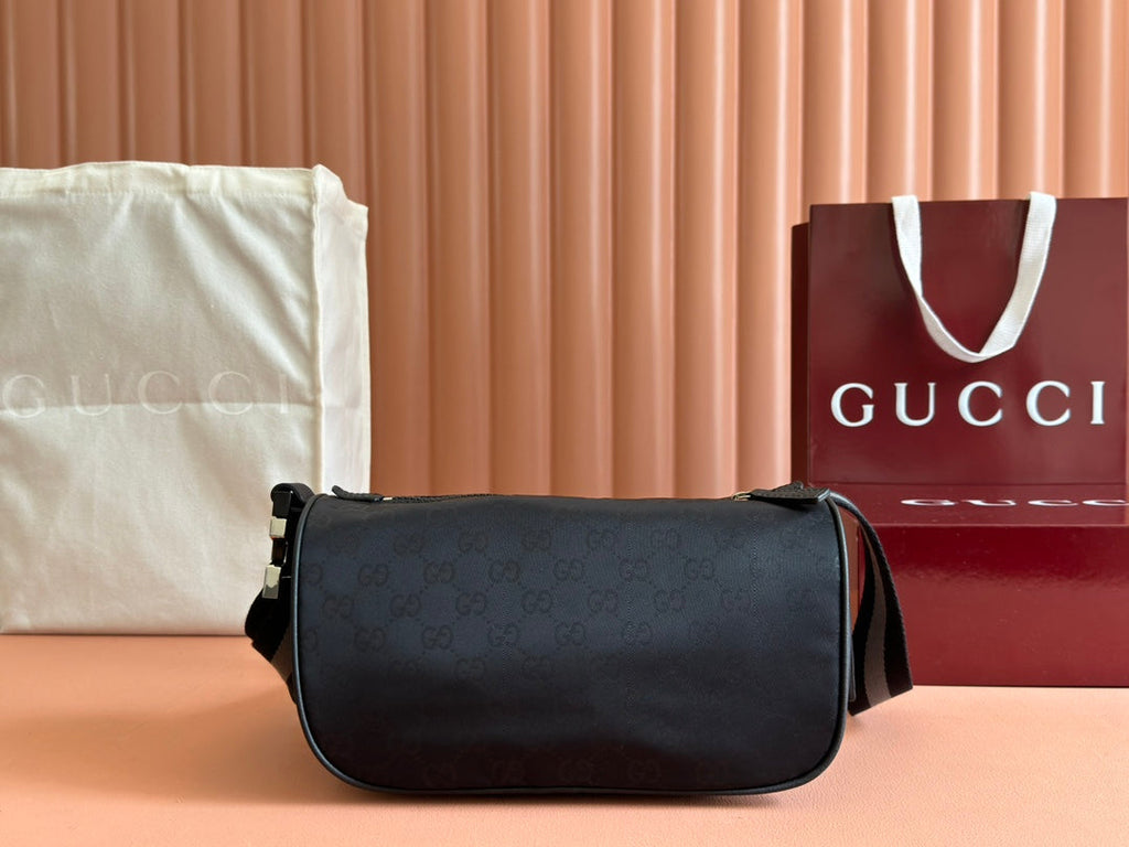 GUCCI NYLON LINE BODY BAG 27 IN BLACK  CANVAS