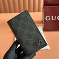 GUCCI INTERIOR  PASSPORT CASE 12 IN GREY CALFSKIN