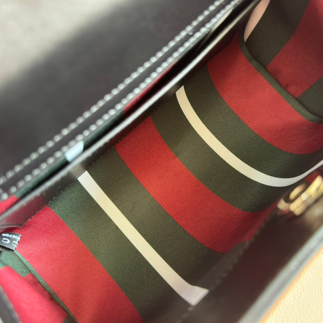 GUCCI 26S PADLOCK TOP HANDLE BAG 25 IN DARK BEIGE AND BLACK CALFSKIN