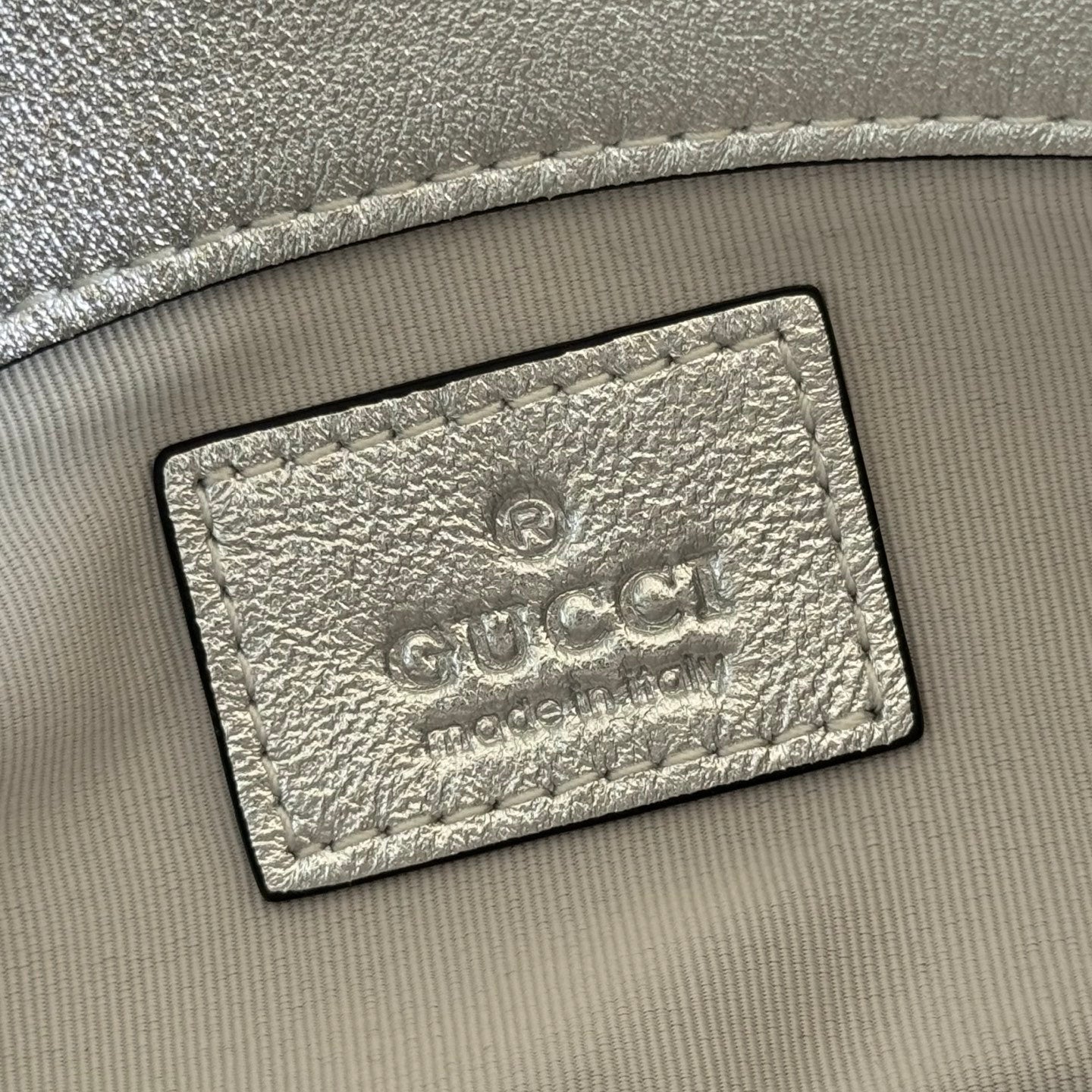 GUCCI 26S  MARMONT BAG 16 IN SILVER LAMBSKIN