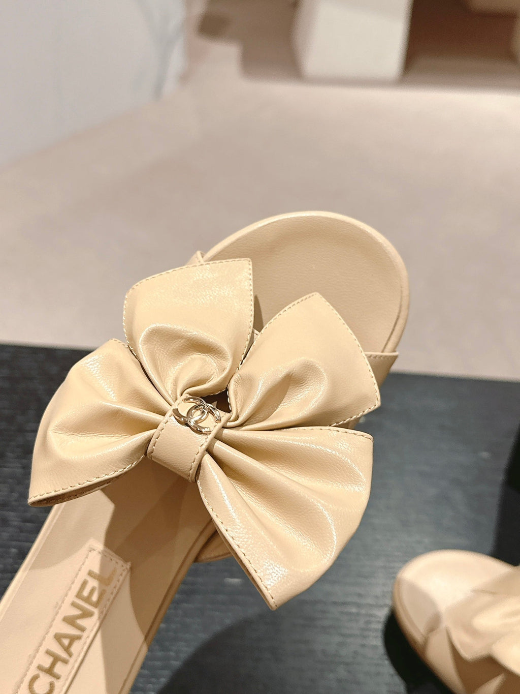 CHANEL BOW LADY SLIPPERS BEIGE CREAM LAMBSKIN