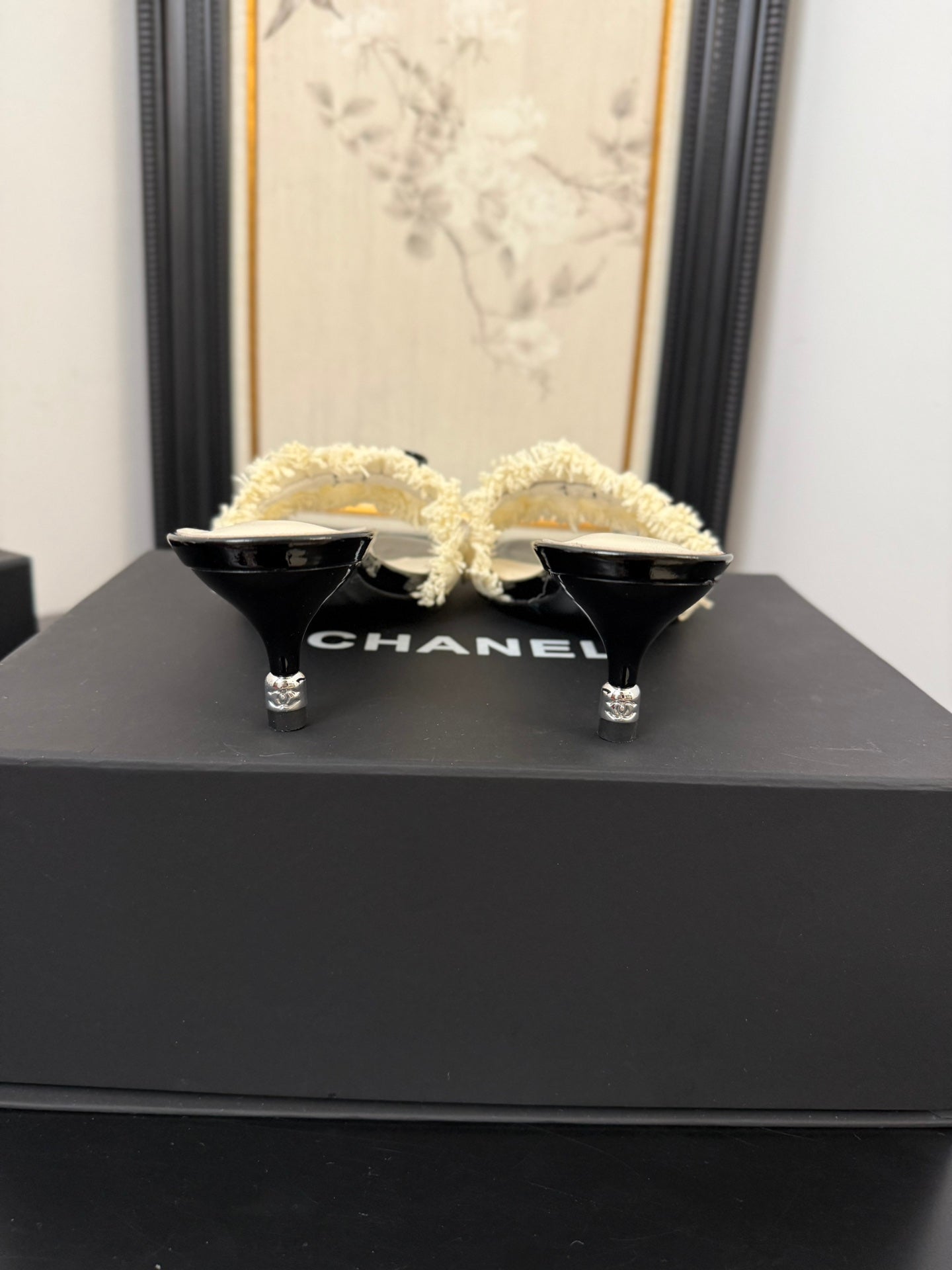 CHANEL WHITE GROSGRAIN CANVAS BOW MULE SANDALS 65 MM