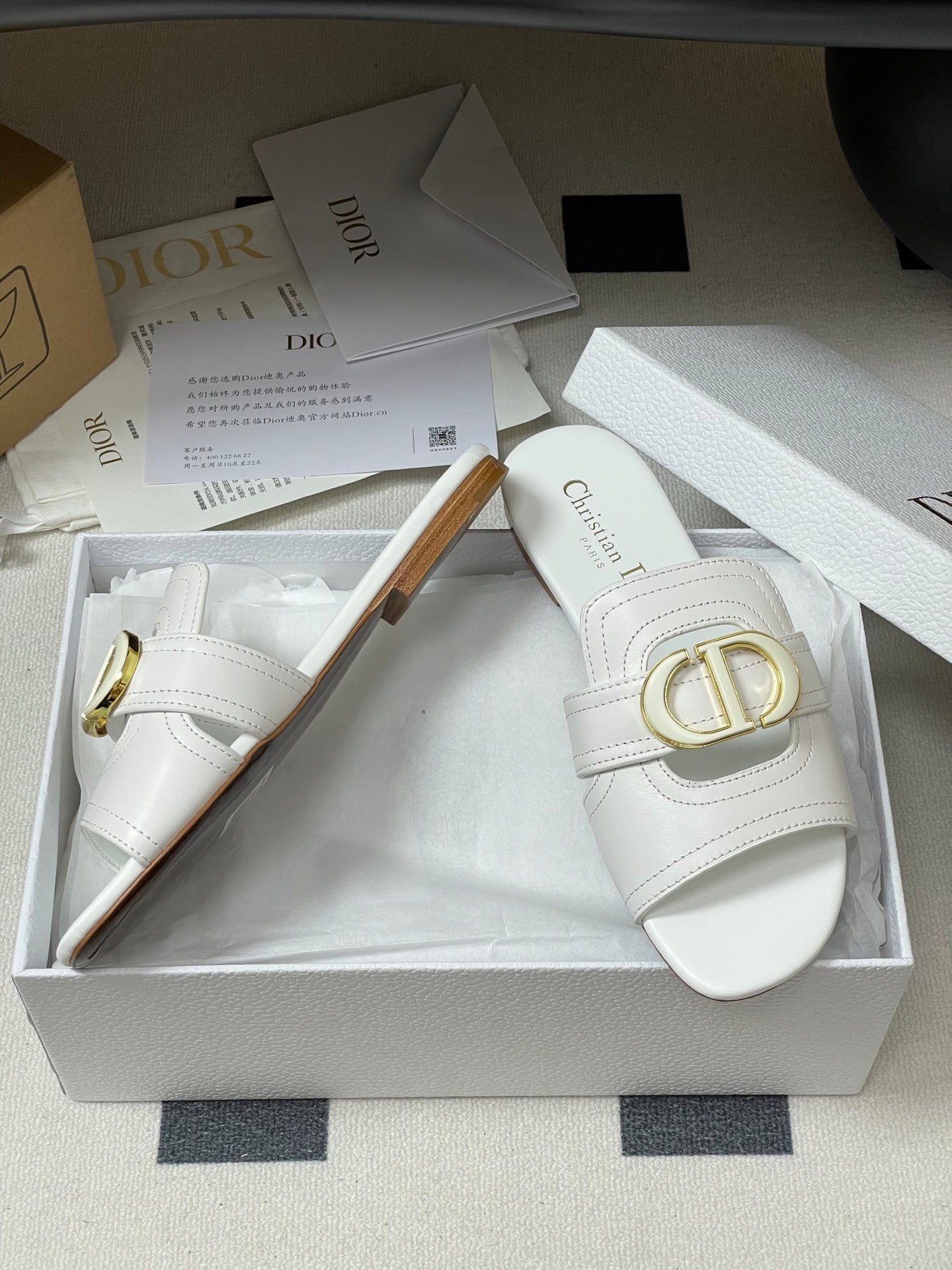 DIOR CLASSIC MONTAIGNE SANDALS 25S IN WHITE LAMBSKIN WITH CD LOGO