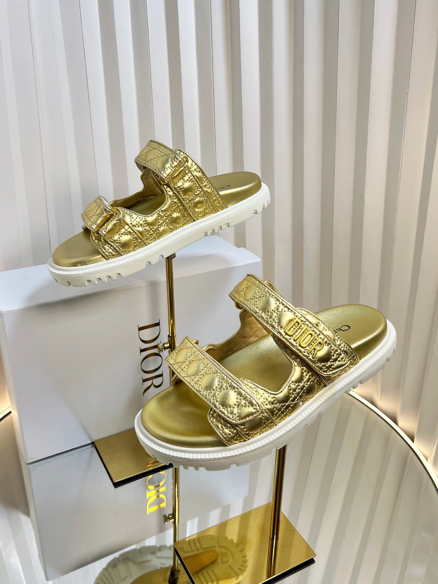 DIOR ACT SLIDES 25MM IN GOLD PATENT CALFSKIN