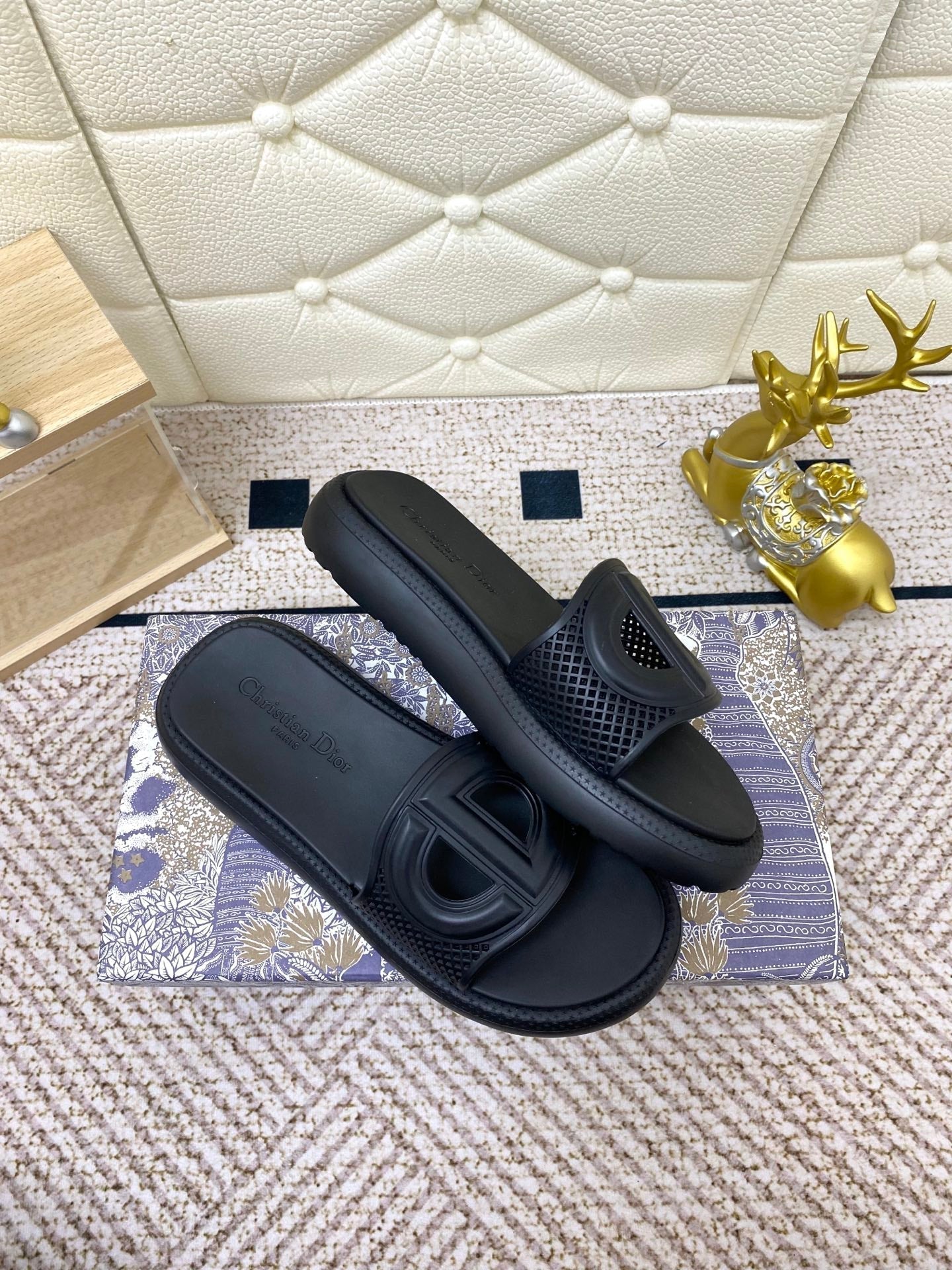DIOR FLAT SLIDES 25S IN BLACK TPU