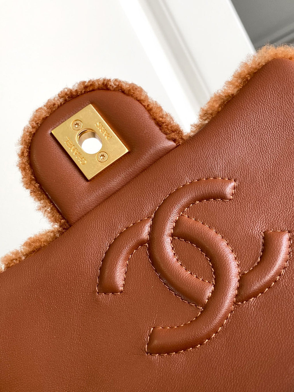 CHANEL 25S FLAP BAG 18 CM IN BROWN WOOL AND LAMBSKIN