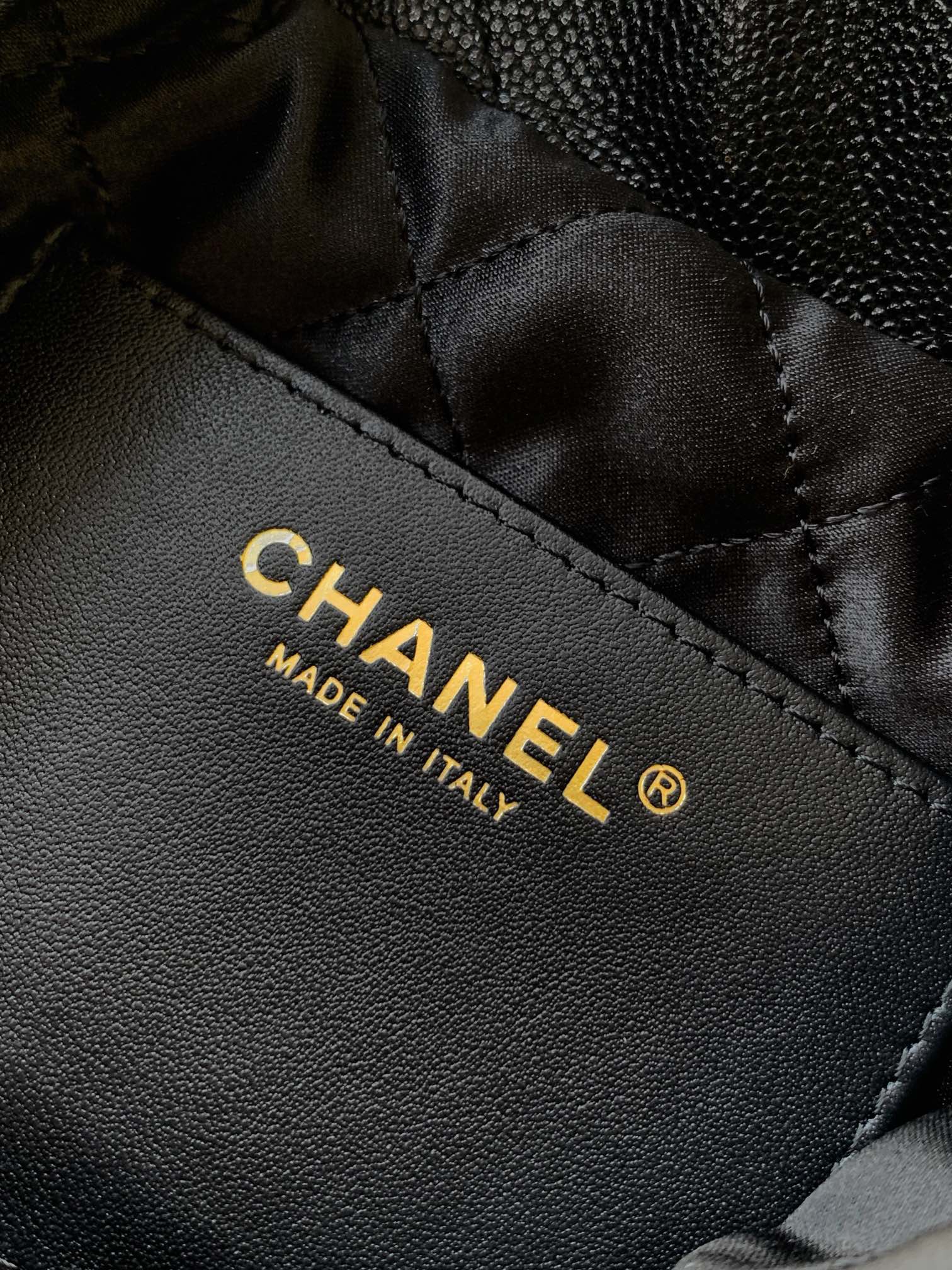 CHANEL BAG 25S 37 CM IN BLACK LAMBSKIN WITH GOLD HARDWARE