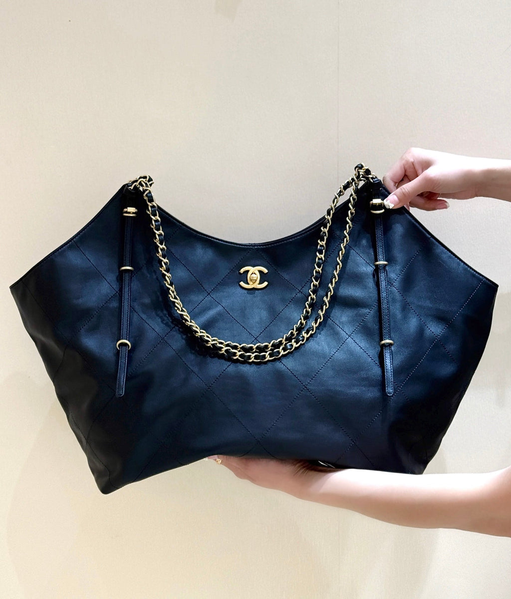 CHANEL LARGE MAXI SHOPPING BAG 59 IN BLACK CALFSKIN GOLD-TONE METAL